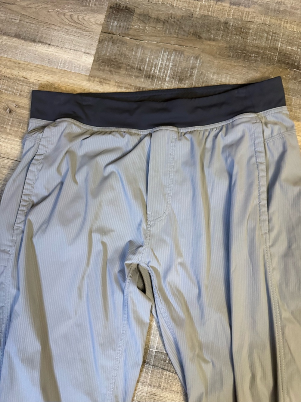 Lululemon Men’s Gray Jogger Pants Size XL 34x34 Stretch Drawcord Hem - Picture 2 of 13